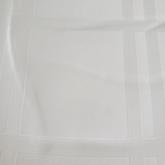 Bardwil Linens White 60" x 84" Oblong Tablecloth Vintage Textured Microfiber - Picture 7 of 7
